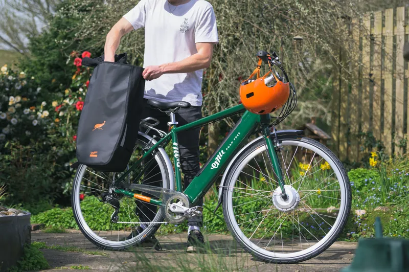 Emu Roam Crossbar 700c Wheel Electric Bike Racing Green -11